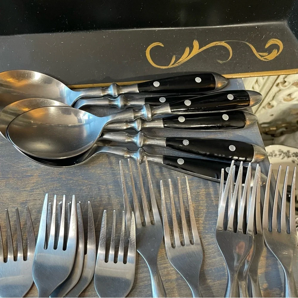 Williams Sonoma Cafe Black stainless flatware 5 piece set silver